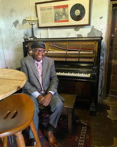Lawrence Cotton Legendary Experience